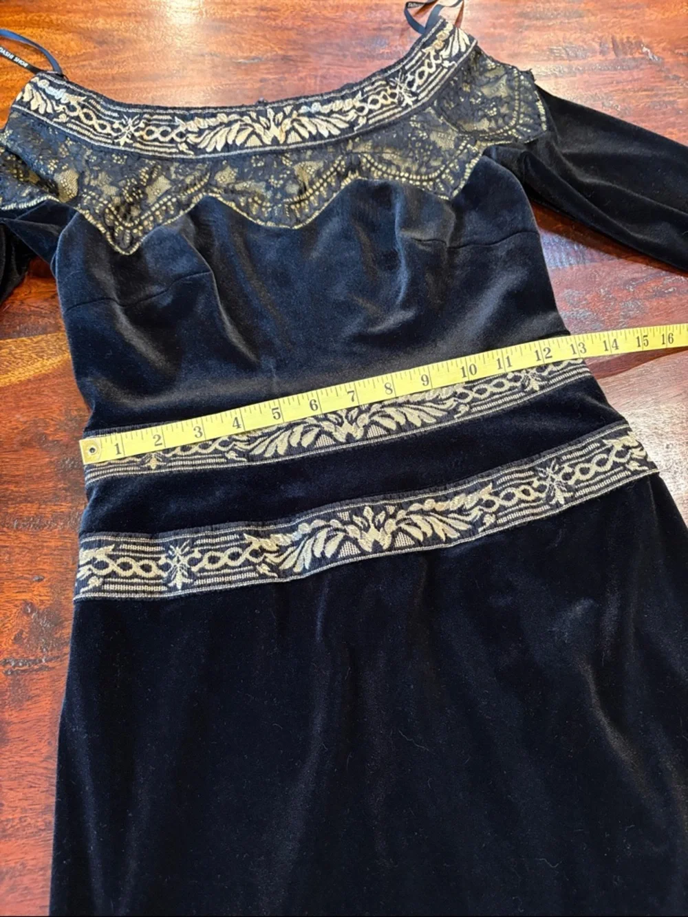 Tadashi Shoji Black Velvet Lace Long Sleeve Off-Shoulder Dress size 0 - Picture 11 of 12